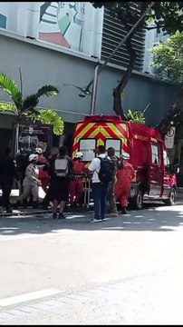 Homem é morto após fazer mulher refém em banco no Leblon