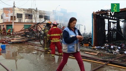 Incendio destruye unas 200 casas en Lima en víspera de Panamericanos