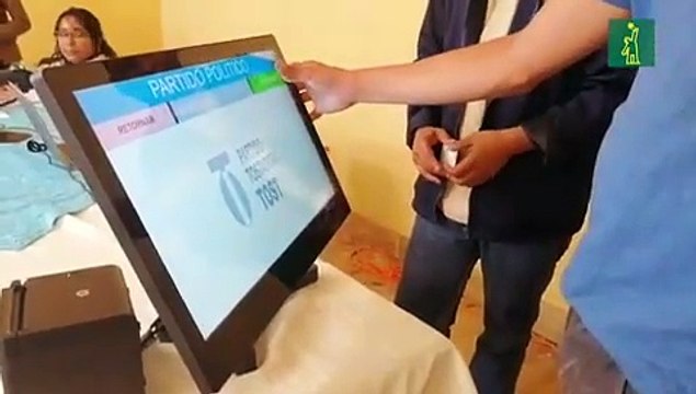 La JCE hace prueba regional del voto automatizado en 27 municipios del país