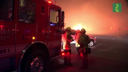 California en alerta máxima por incendios que destruyen decenas de edificaciones