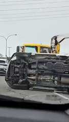 انقلاب بيكب في شارع الأردن يسبب أزمة مرورية