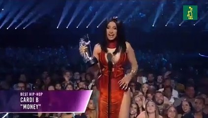 Cardi B se lleva el primer VMAs de la noche por “Money”