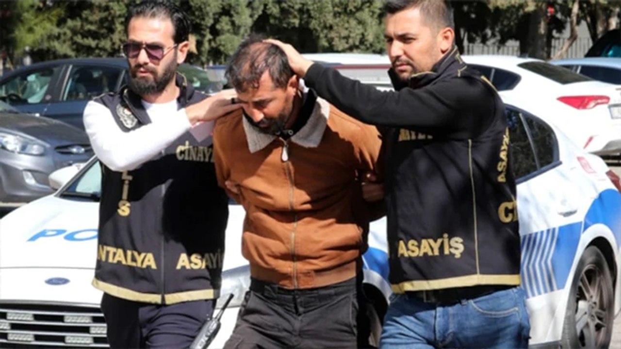 Husumetlisini 8 bıçak darbesiyle öldürdü