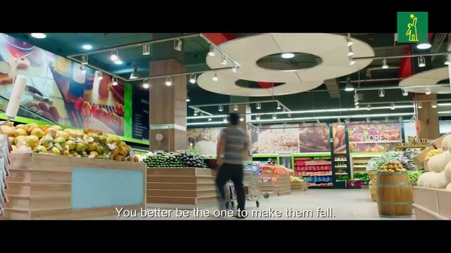 La comedia latina Tod@s Caen llega a poner humor humor en los cines de EE.UU.