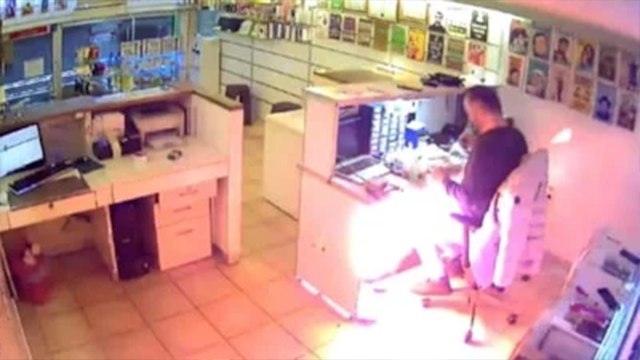 Rize’de tamir edilen telefon alev aldı!