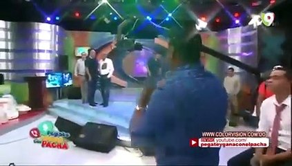 Comunicadores se agreden durante programa de televisión en vivo