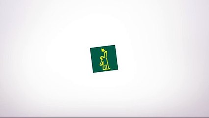 Un tiburón se come a otro ante la mirada de los visitantes en un zoológico de Bélgica