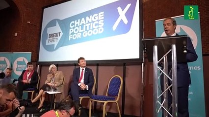 Farage amenaza a Johnson con robarle votos si no promueve un "brexit" duro