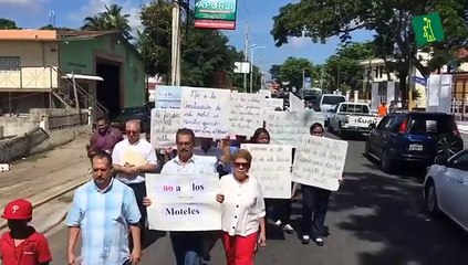 Marcha en contra de construcción de moteles en Licey al Medio