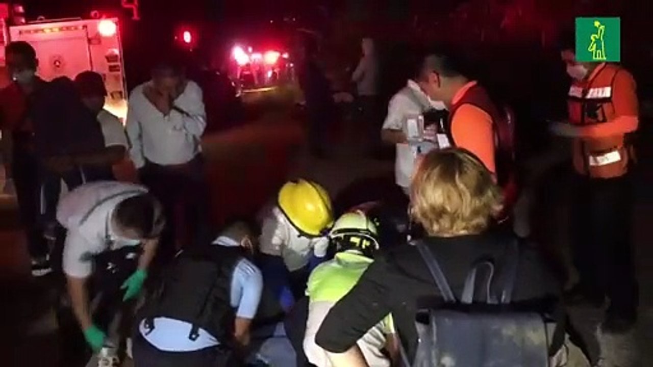 Autobús cae por un barranco en el sureste de México y deja 4 muertos y 35 heridos