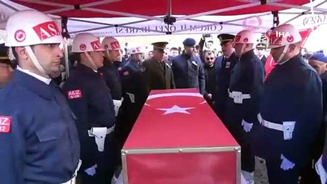 Şehit oğlunu son yolculuğuna uğurlayan baba: Asker oğlum vatana helal olsun