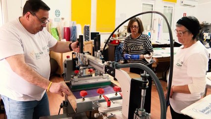 Asminal forma a ocho personas con discapacidad en el arte de la serigrafía