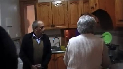 Demolición de la pasarela del edificio Mediterráneo del Passeig Marítim