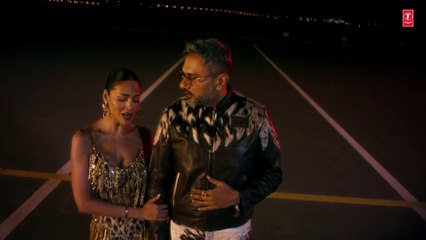 MANIAC (Official Video)- YO YO HONEY SINGH - ESHA GUPTA - GLORY - BHUSHAN KUMAR
