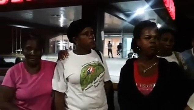 Desalojan violentamente a campesinos que pernoctaban frente al Palacio Nacional