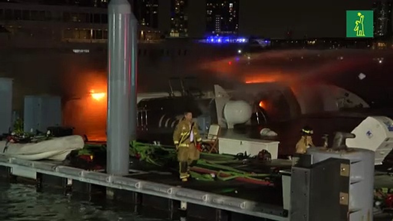 Lujoso yate del cantante Marc Anthony se incendia en Miami