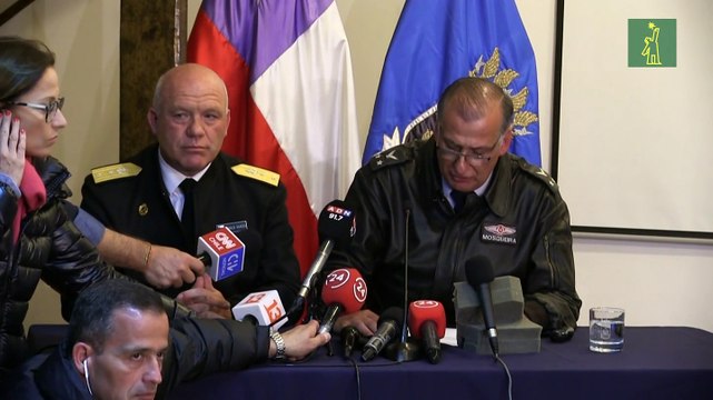 Hallan restos de avión flotando en zona donde desapareció avión militar chileno