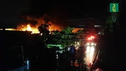 Bomberos trabajan para controlar fuego en Villa Aura, Santo Domingo Oeste