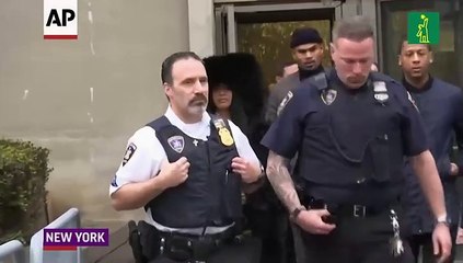 Cardi B comparece ante tribunal de Nueva York