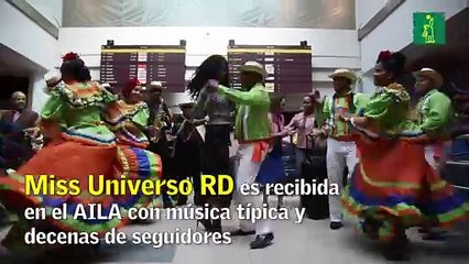 Miss Universo RD es recibida en el AILA con música típica y decenas de seguidores