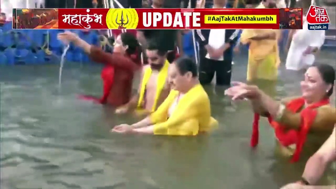 महाकुंभ पहुंचे जेपी नड्डा, परिवार संग लगाई संगम...