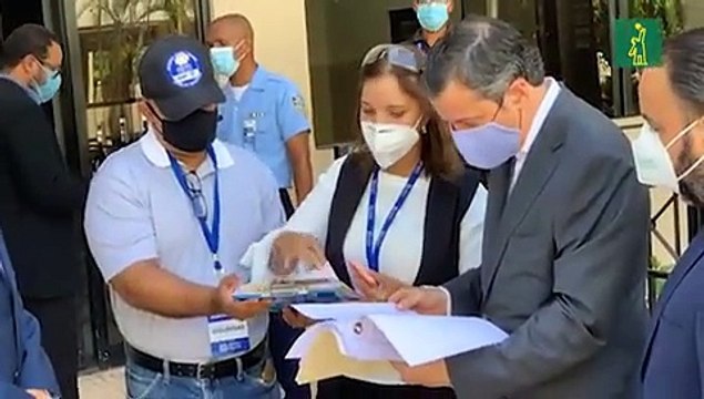 PRM deposita denuncia ante la Procuradoria de Delitos Electorales por violaciones de funcionarios