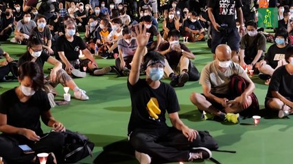 Miles de manifestantes desafían la prohibición de la vigilia de Tiananmen en Hong Kong