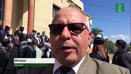 Abogados protestan frente al Palacio de Justicia de Santiago para exigir apertura