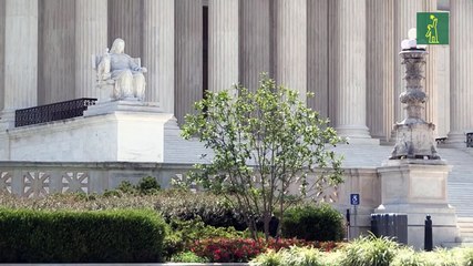 El Supremo de EE.UU. refuerza el poder de Trump en las deportaciones exprés