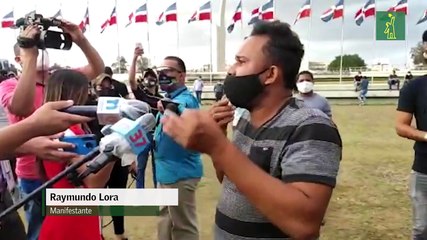 Redes: Continúan protestas en la Plaza de la Bandera contra el Gobierno y la Junta