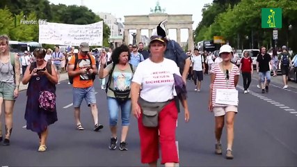 Marcha negacionista de Berlín proclama el fin de la pandemia en pleno repunte