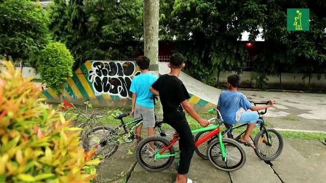 El impacto de la COVID-19 en niños hace sonar las alarmas en Indonesia