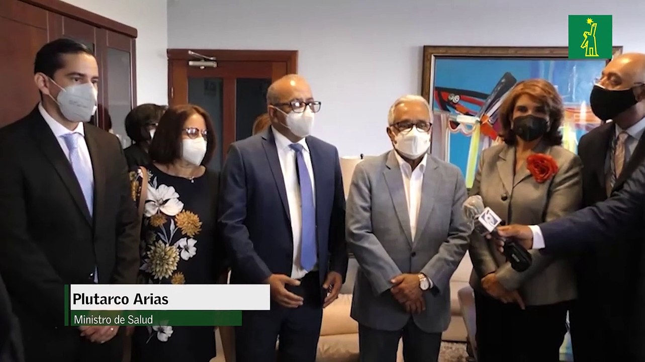 Rafael Sánchez traspasa el mando a Plutarco Arias como ministro de Salud