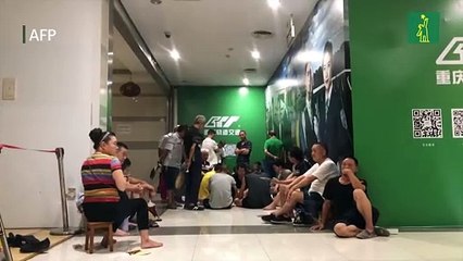 Pobladores chinos se refugian del calor en estaciones subterráneas