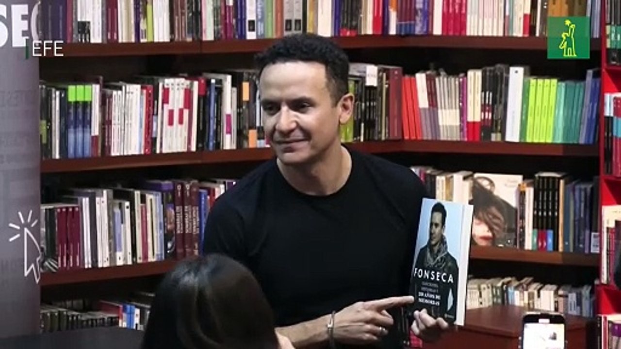 Fonseca lanza "Canciones, Historias y 20 Años de Memorias", su primer viaje literario