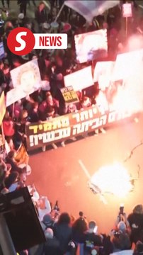 Israelis call for return of all hostages together as first phase of deal ends