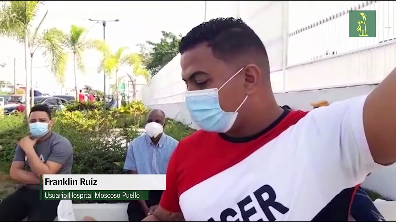 Largas filas para hacerse pruebas de COVID-19 en el Hospital Moscoso Puello