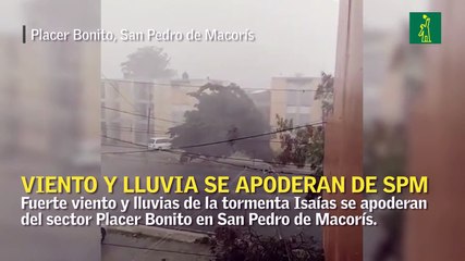 Viento y lluvia se apoderan de San Pedro de Macorís