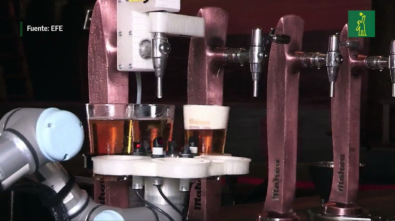 Un robot en la barra del bar