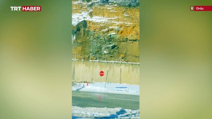 Ordu'da heyelan anı kamerada