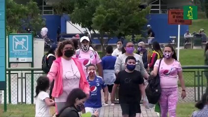 Miles de personas acudieron a los parques de Bogotá en el primer día de reapertura de espacios públicos