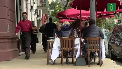 Bares y cafés reabren en Buenos Aires