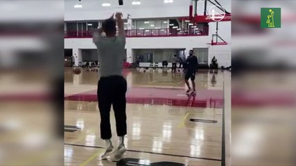 Curry no falló ni un triple durante 5 minutos de tiros