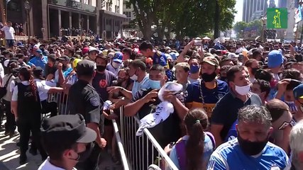 Caótica despedida a Maradona suscita polémica en Argentina