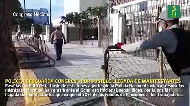 Policía resguarda el Congreso por posible llegada de manifestantes del 30% AFP