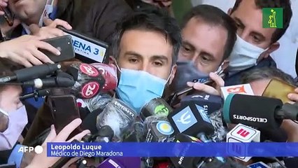 Maradona evoluciona “sin complicaciones” de cirugía en la cabeza