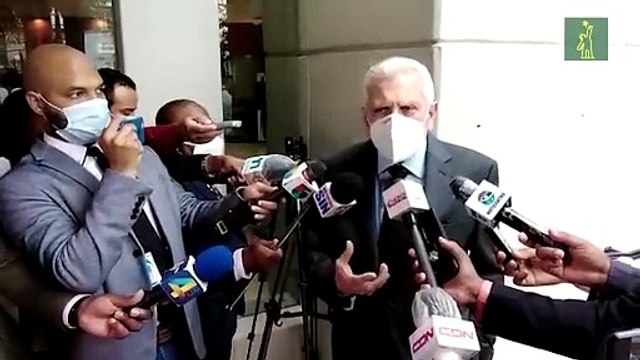 Dirigentes políticos acuden a despedir a Yvelisse Prats en la funeraria Blandino