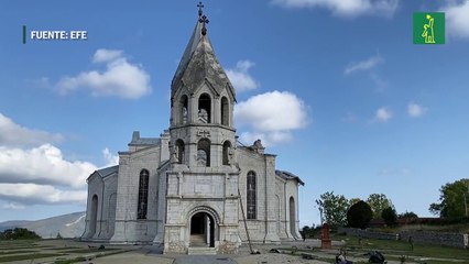 Aviación azerbaiyana bombardea catedral en histórica ciudad del Karabaj