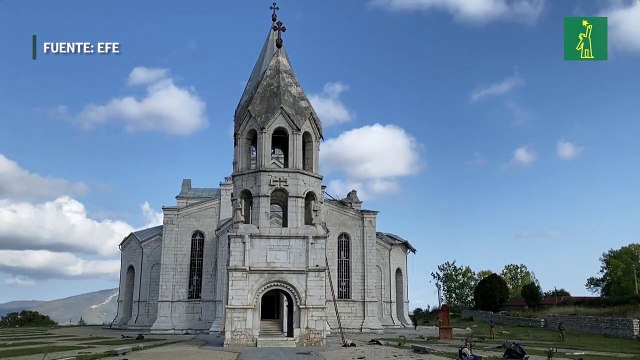 Aviación azerbaiyana bombardea catedral en histórica ciudad del Karabaj
