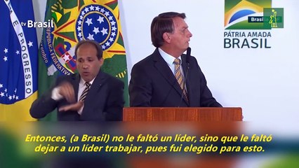 Bolsonaro exige a Brasil dejar de ser "un país de maricas" por temor a la covid